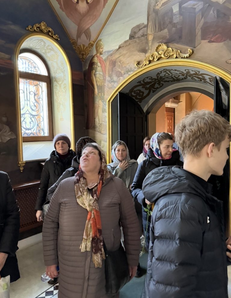 Молитовне відвідування святинь.#11