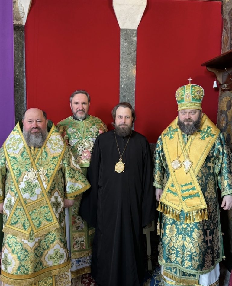 Молитовне відвідування святинь.