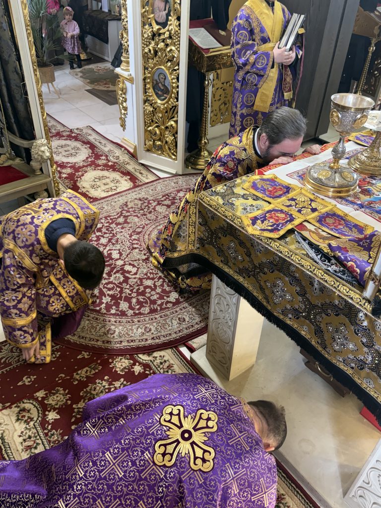 Неділя Хрестопоклона.
