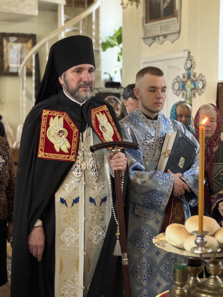 Вечірня Благовіщення Пресвятої Богородиці.