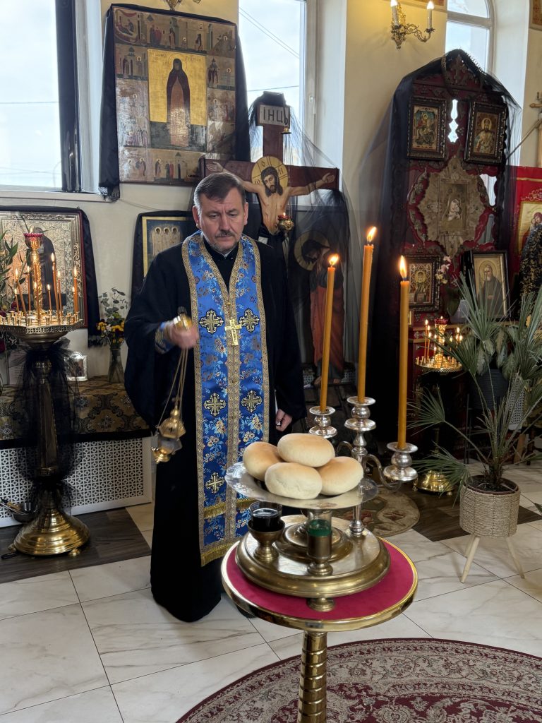 Вечірня Благовіщення Пресвятої Богородиці.