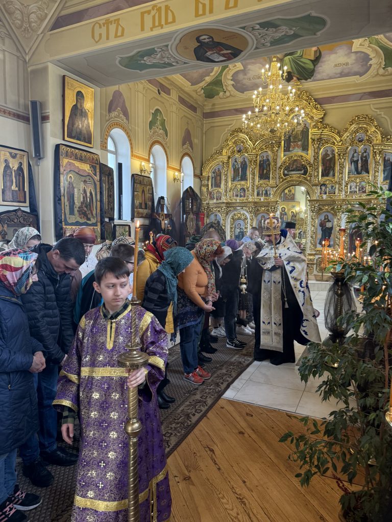 Вечірня Благовіщення Пресвятої Богородиці.