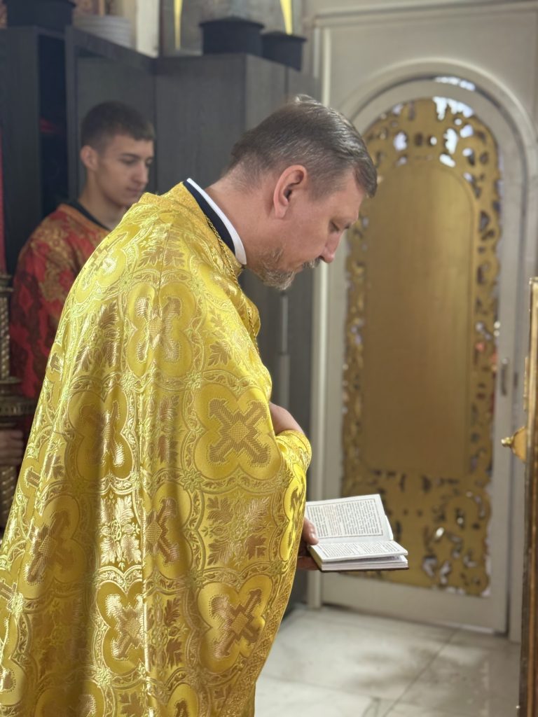 Літургія в день пам’яті Святителя Миколая.