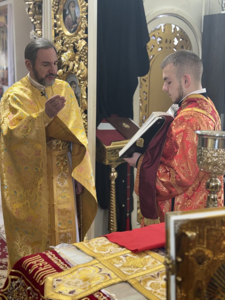 Літургія в день пам’яті Святителя Миколая.