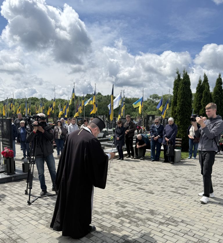 Дякуєм Вам ! Ваша памʼять вічна.#14