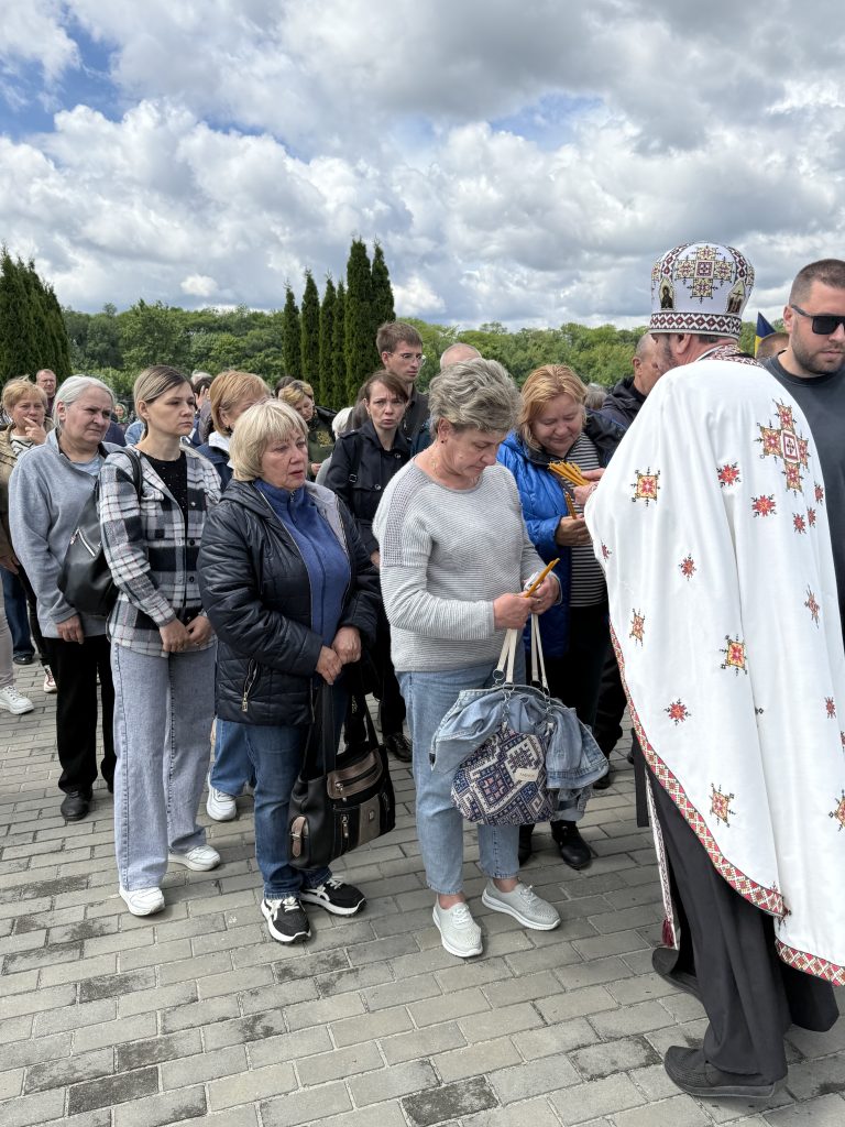 Дякуєм Вам ! Ваша памʼять вічна.