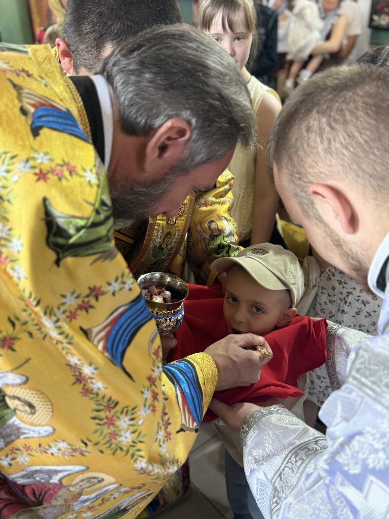 Неділя Всіх Святих землі Української.