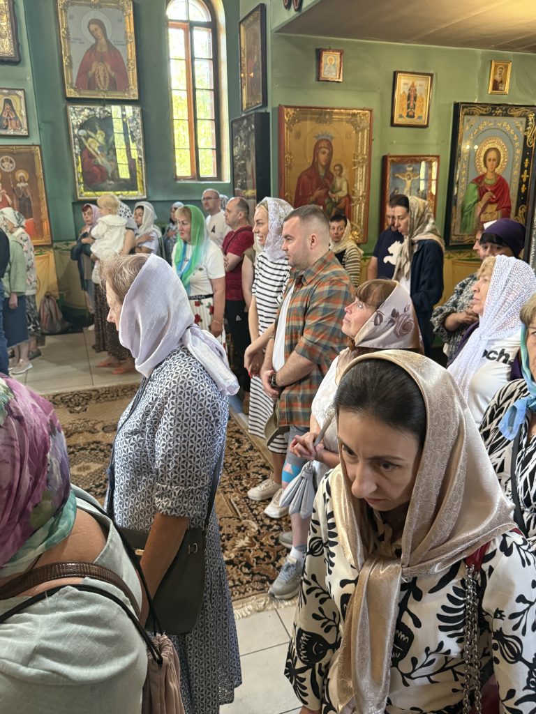 Неділя Всіх Святих землі Української.