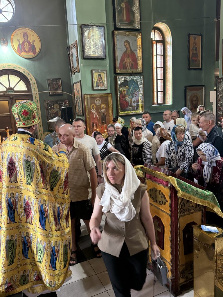 Неділя Всіх Святих землі Української.