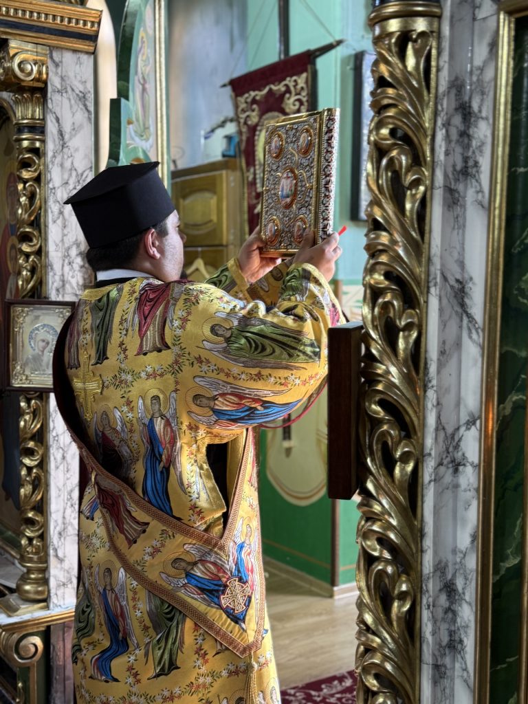 Літургія до дня вшанування Святих Апостолів Петра та Павла.
