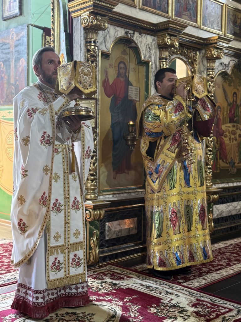 Літургія до дня вшанування Святих Апостолів Петра та Павла.