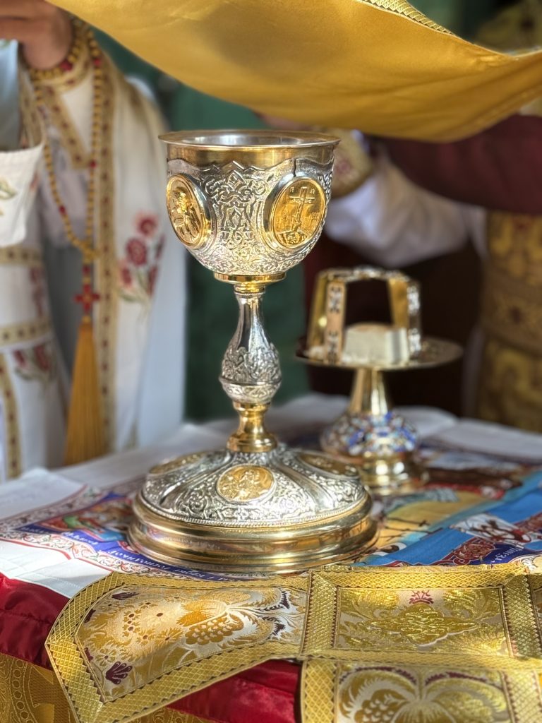 Літургія до дня вшанування Святих Апостолів Петра та Павла.
