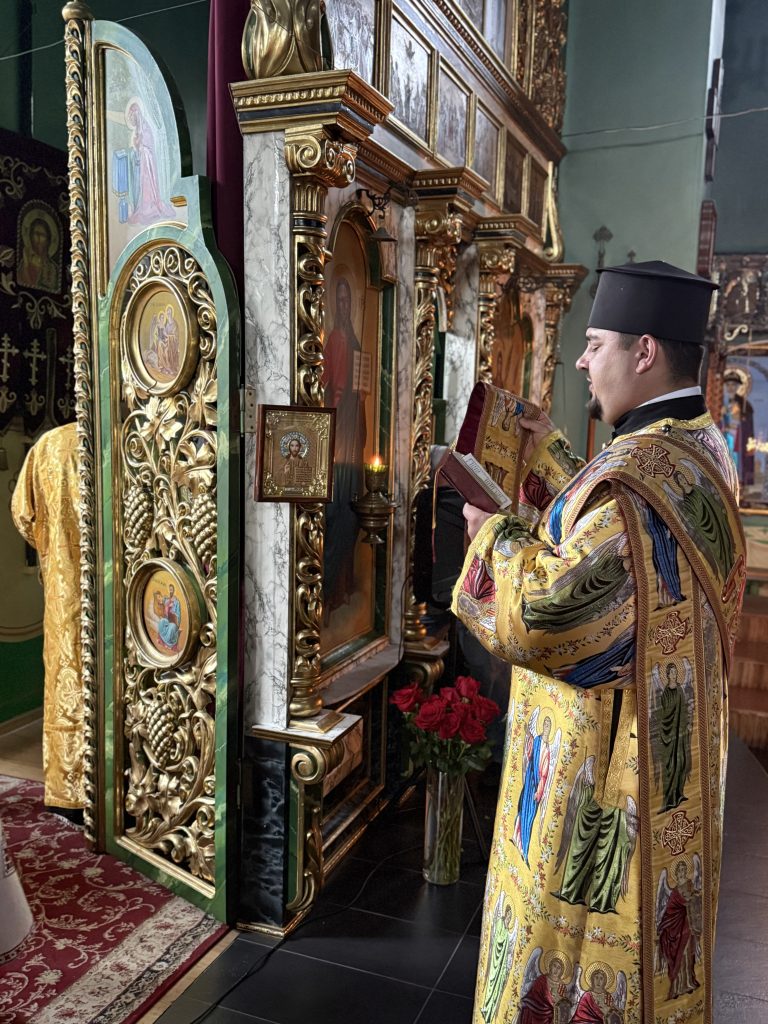 Перша Божественна  Літургія в Свято- Троїцькому Соборі.
