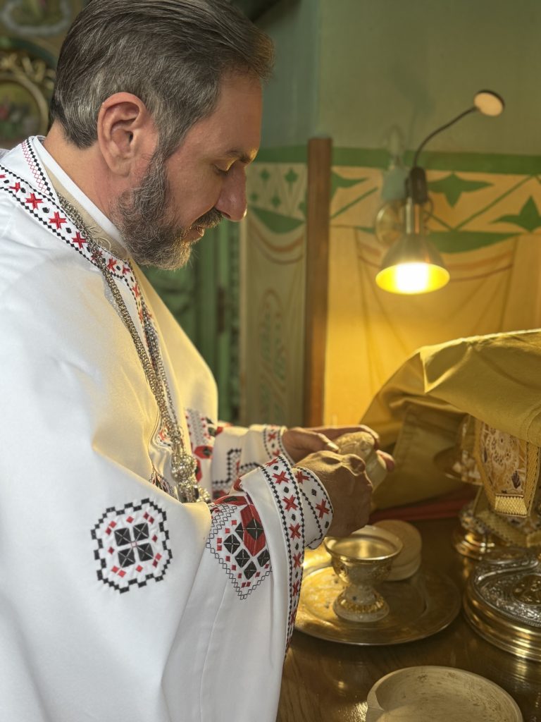 Перша Божественна  Літургія в Свято- Троїцькому Соборі.