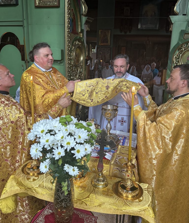 Перша Божественна  Літургія в Свято- Троїцькому Соборі.