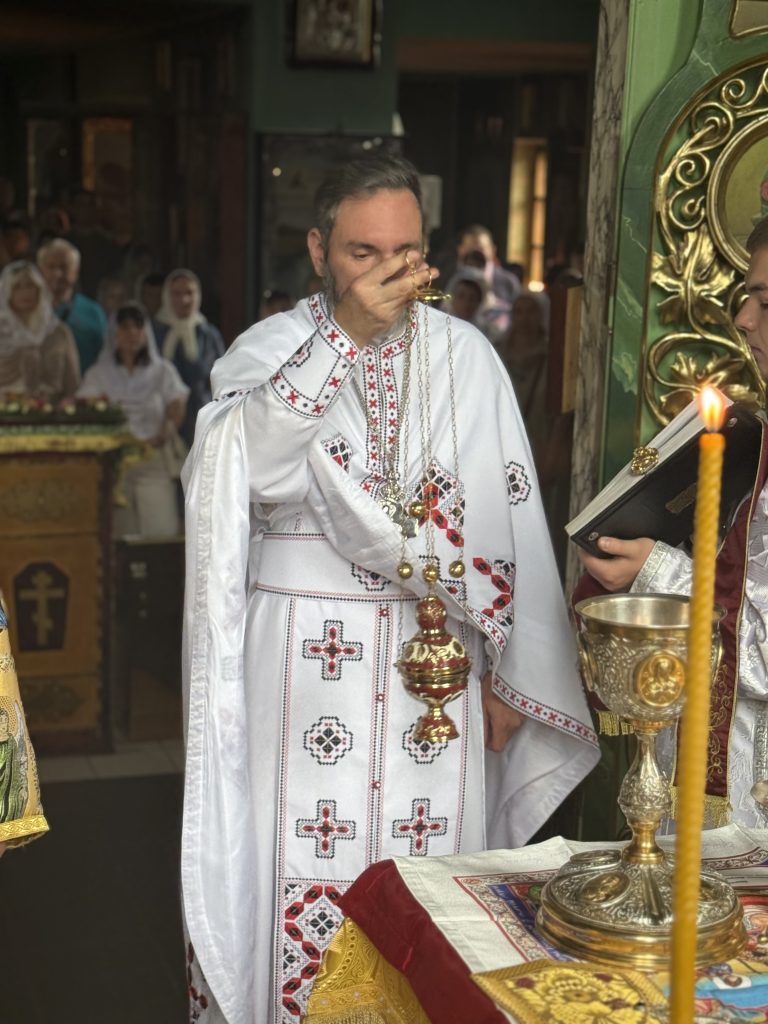 Перша Божественна  Літургія в Свято- Троїцькому Соборі.