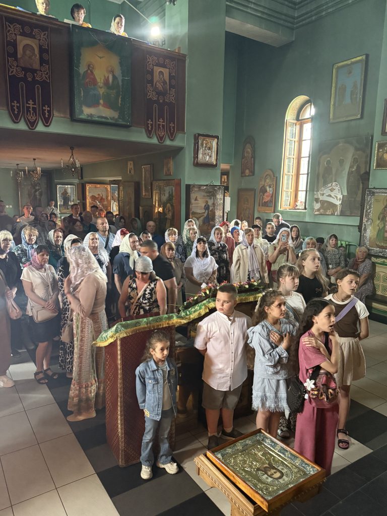 Перша Божественна  Літургія в Свято- Троїцькому Соборі.