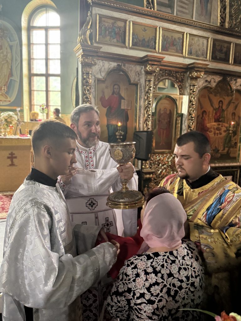 Перша Божественна  Літургія в Свято- Троїцькому Соборі.