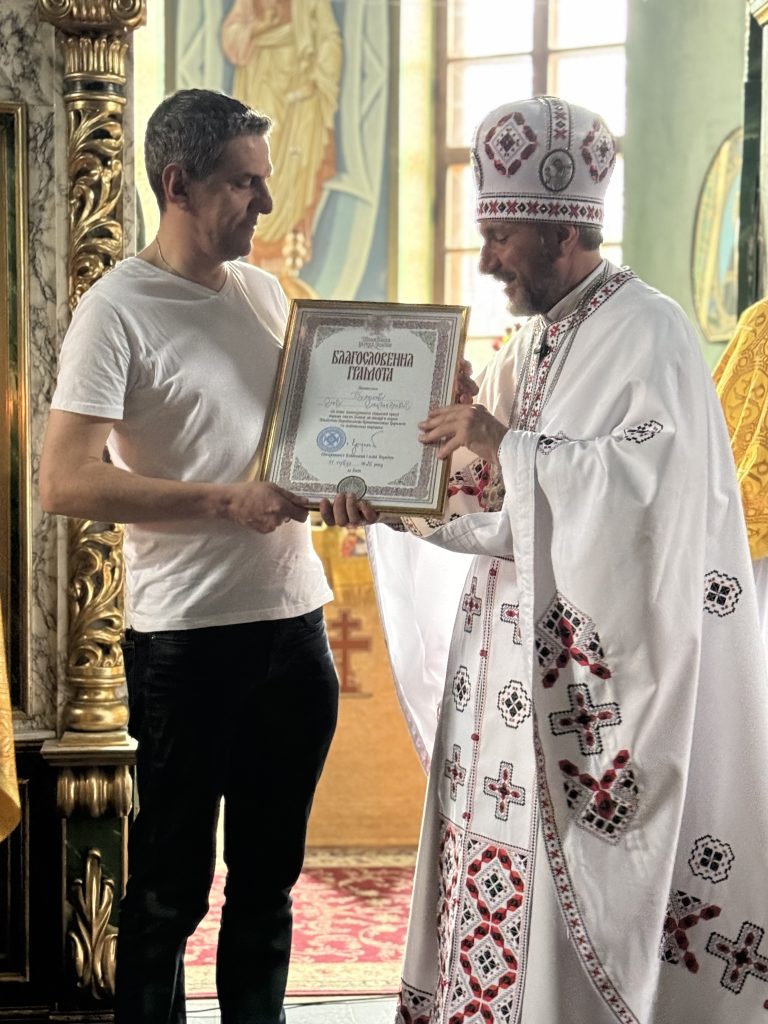 Перша Божественна  Літургія в Свято- Троїцькому Соборі.