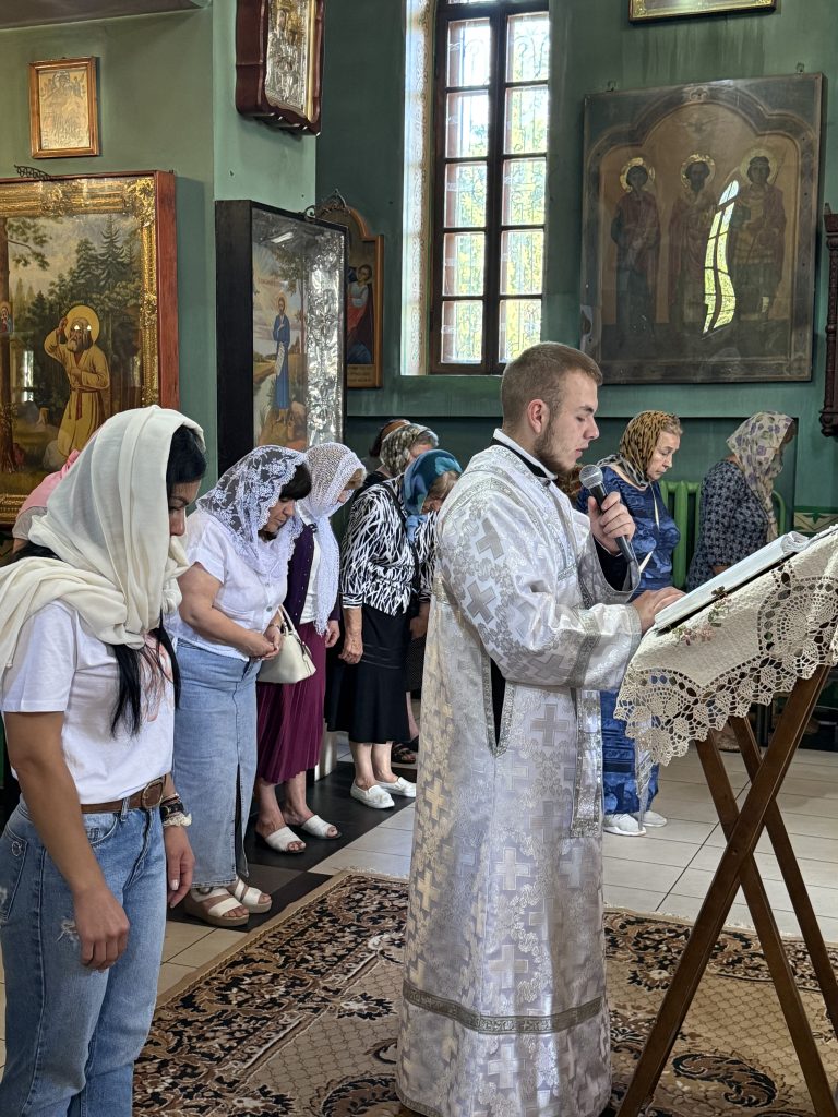 Неділя Всіх Святих землі Української.