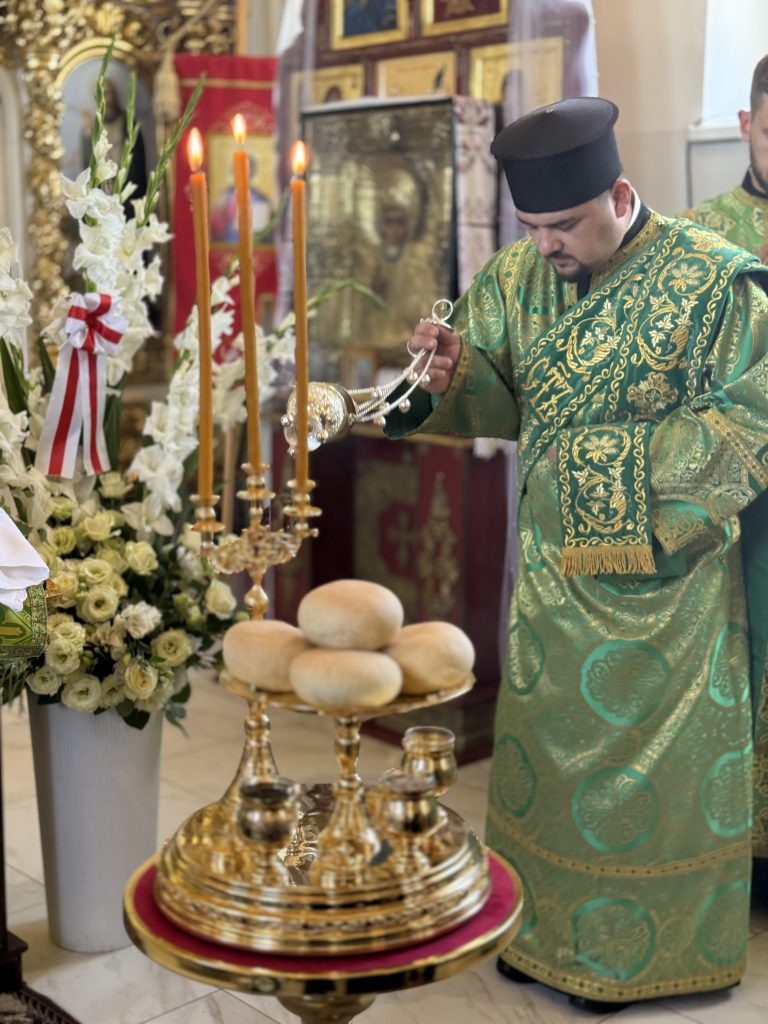 Всенічна храмового свята першого престолу, Преподобного Серафима Саровського.