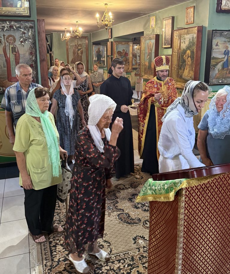 Всенічна винесення   Честного та Животаорчого Хреста Господнього.