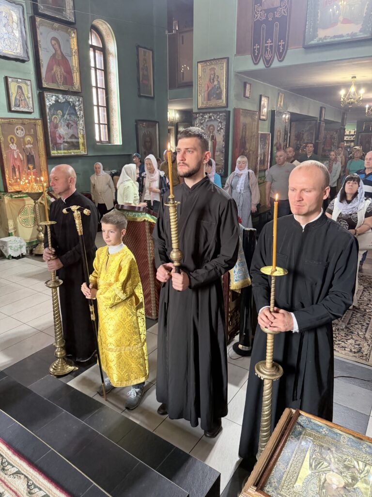 Літургія 16-неділі по пятдисятниці.