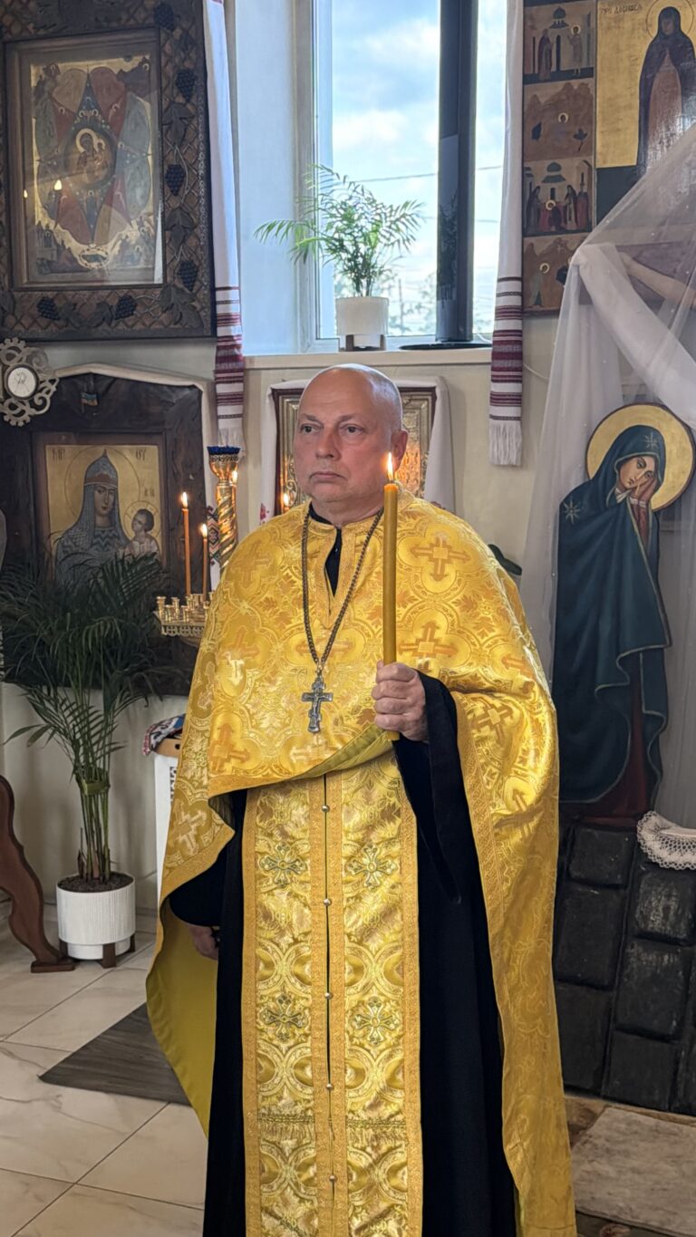 Велика вечірня на передодні ювілею храму Серафима Саровського.