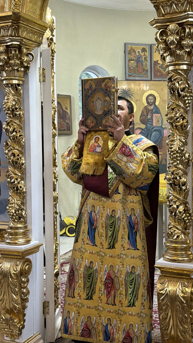 Велика вечірня на передодні ювілею храму Серафима Саровського.