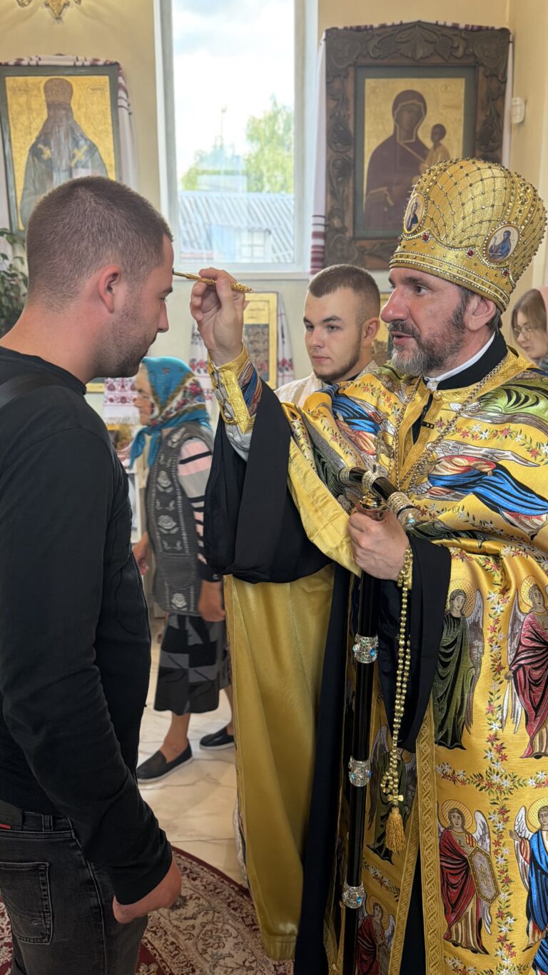 Велика вечірня на передодні ювілею храму Серафима Саровського.